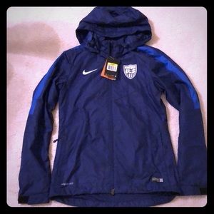 Nike windbreaker women size small